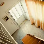 Albert's Place بيت للعطل *