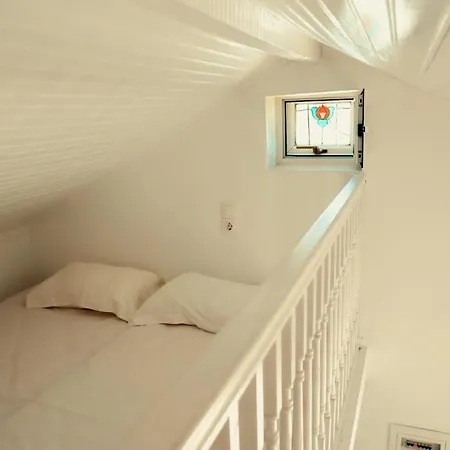 Albert's Place Kato Spilaion