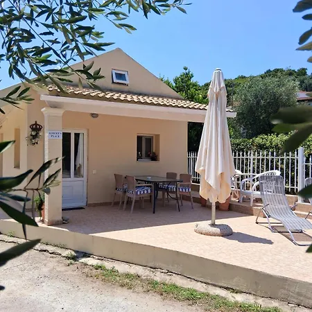 Albert's Place * Kato Spilaion